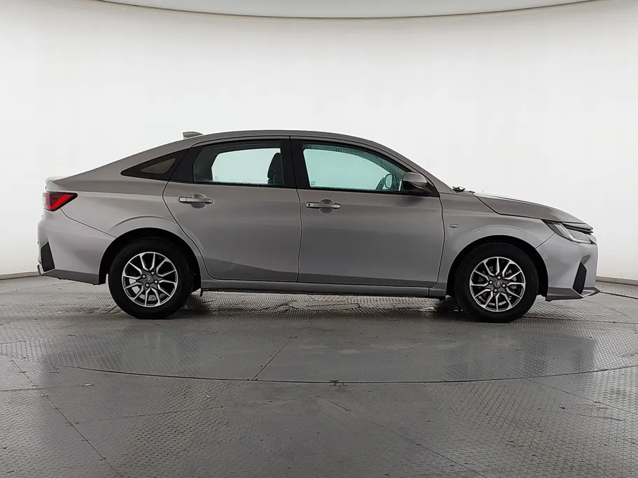 2023 Toyota Yaris  Y 