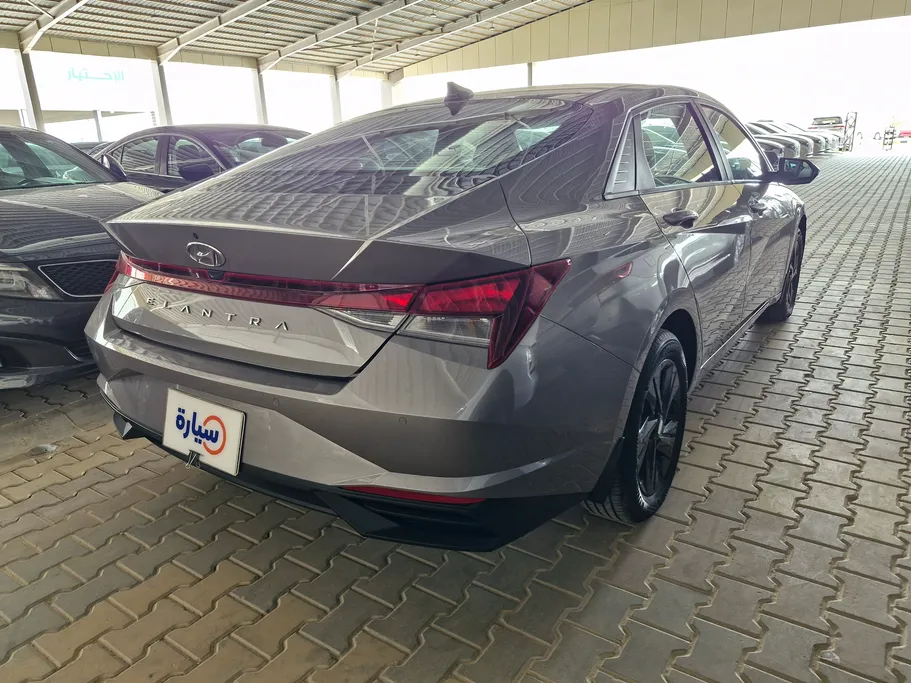 2023 Hyundai Elantra Smart 