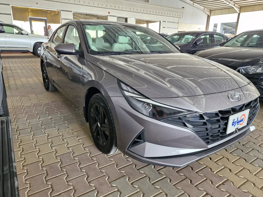 2023 Hyundai Elantra Smart 