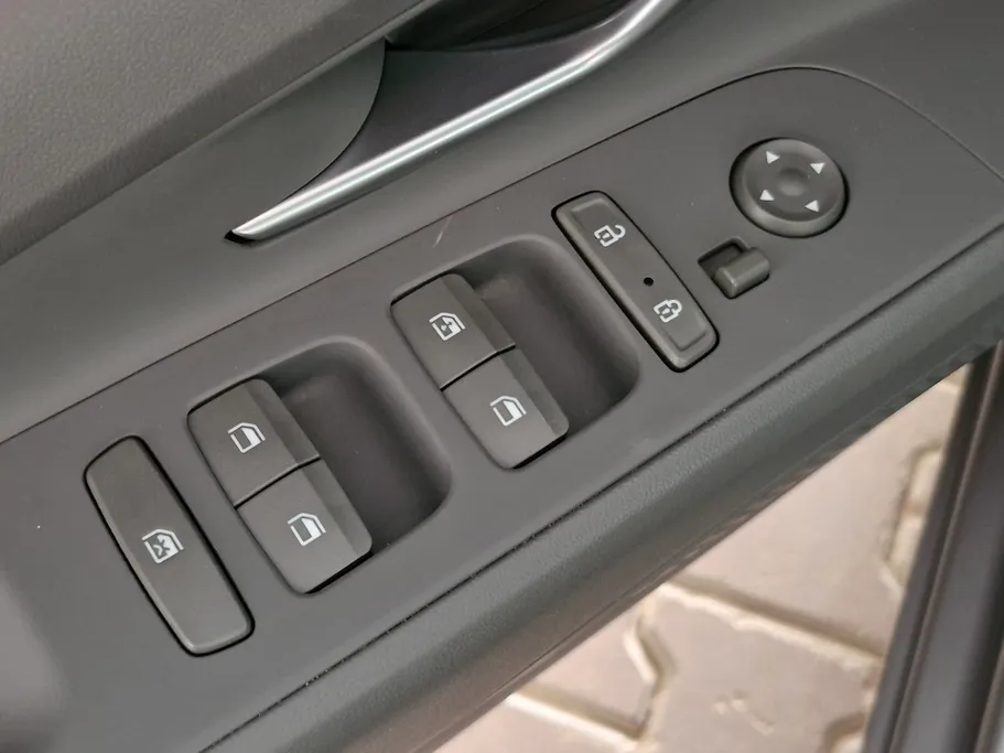 2023 Hyundai Elantra Smart 