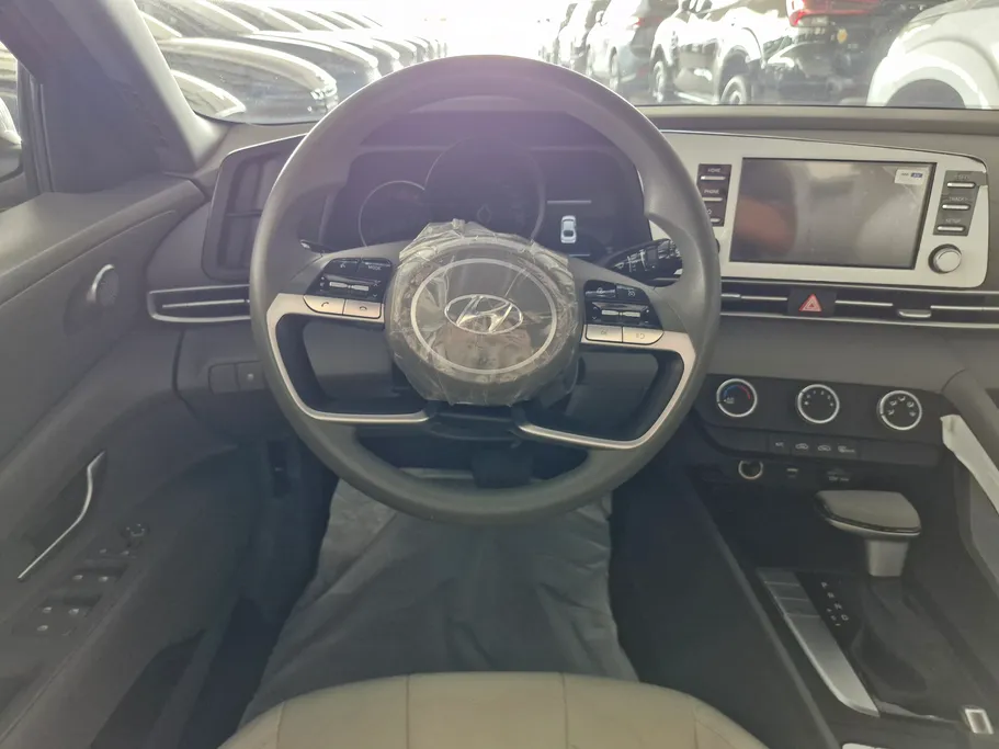 2023 Hyundai Elantra Smart 