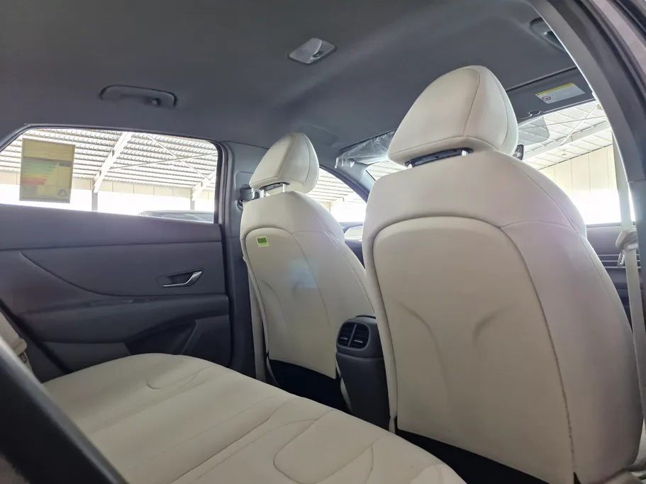 2023 Hyundai Elantra Smart 