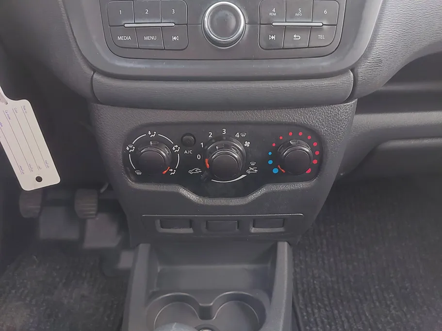 2020 Renault Docker Van بضاعة 