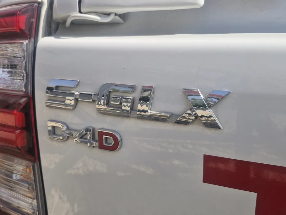 تويوتا هايلكس SGLX 4X4 AT DSL 2024 