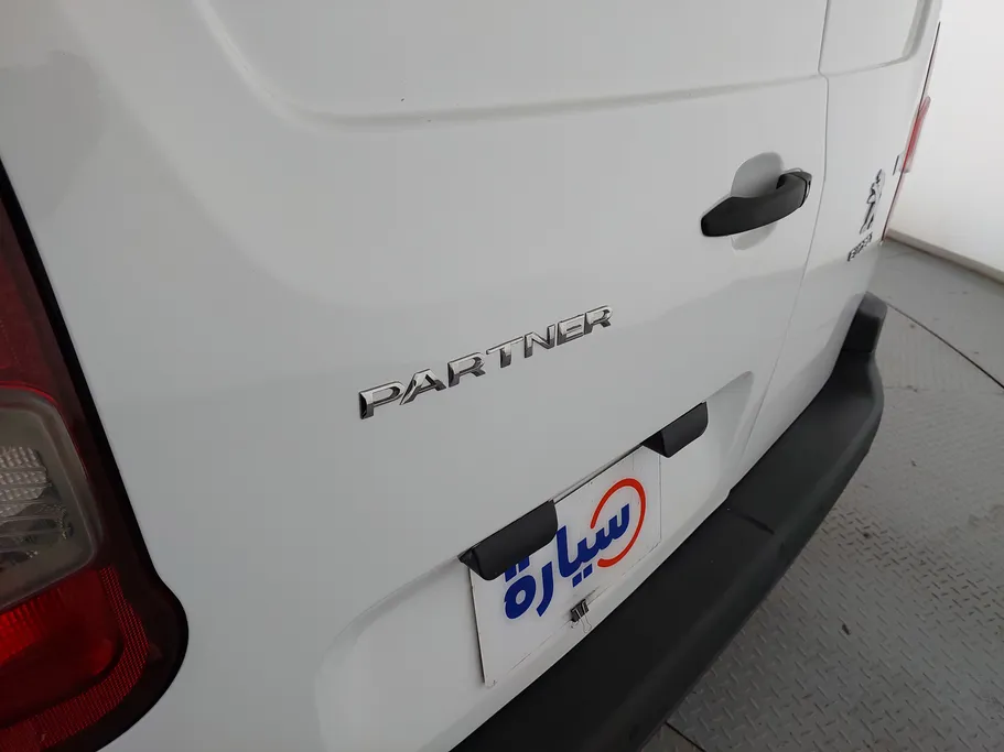 بيجو بارتنر Short van 2023 