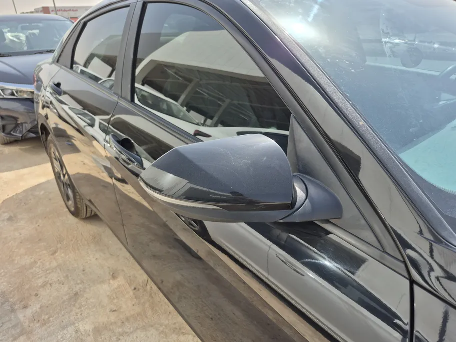 2023 Hyundai Elantra Smart 