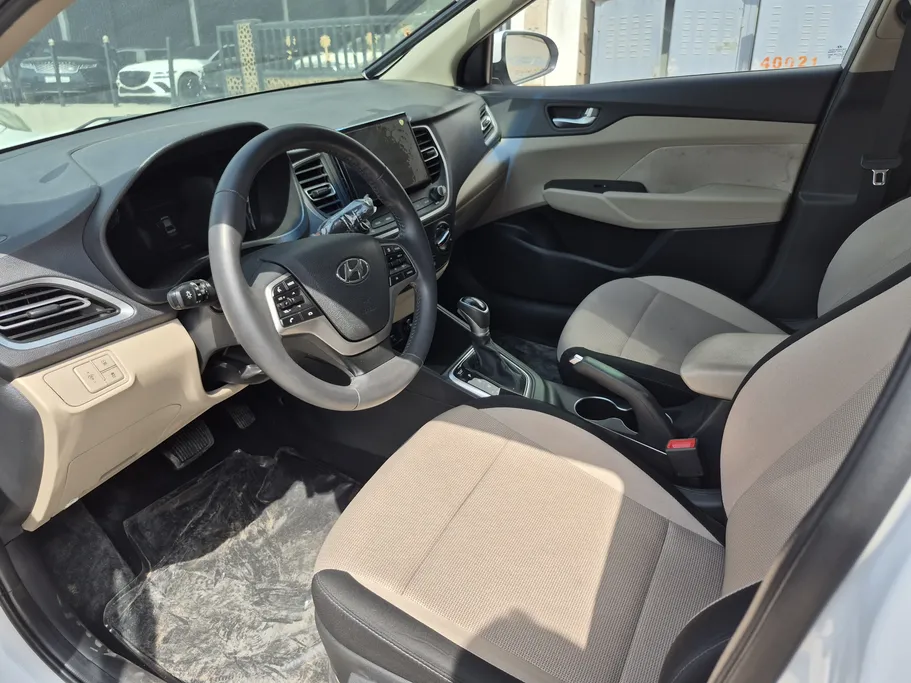 2022 Hyundai Accent Mid 