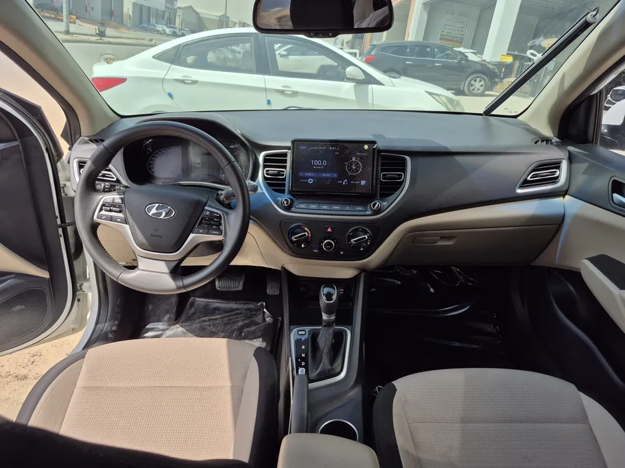 2022 Hyundai Accent Mid 
