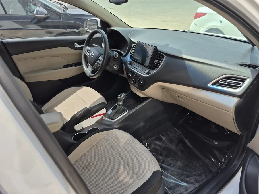2022 Hyundai Accent Mid 