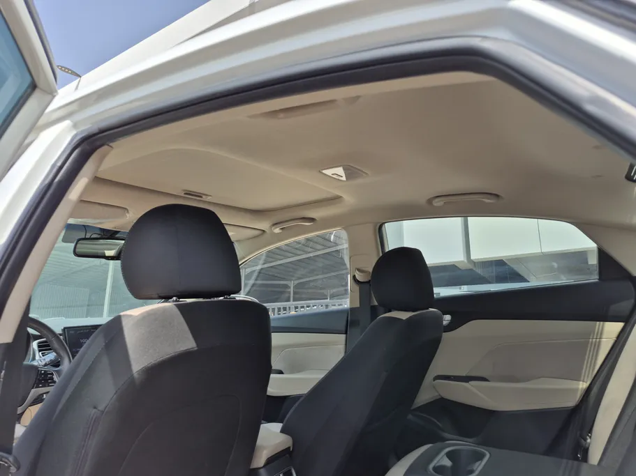 2022 Hyundai Accent Mid 