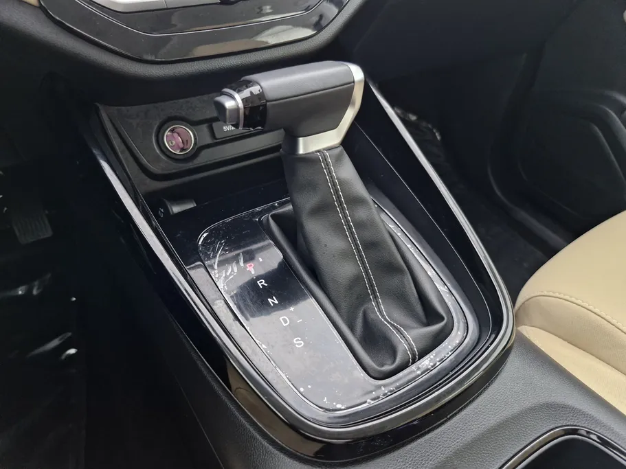 شفروليه كابتيفا Premier 2025 