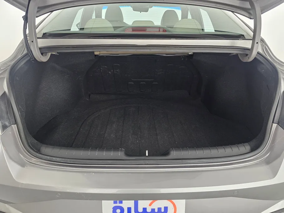 2023 Hyundai Elantra Smart 