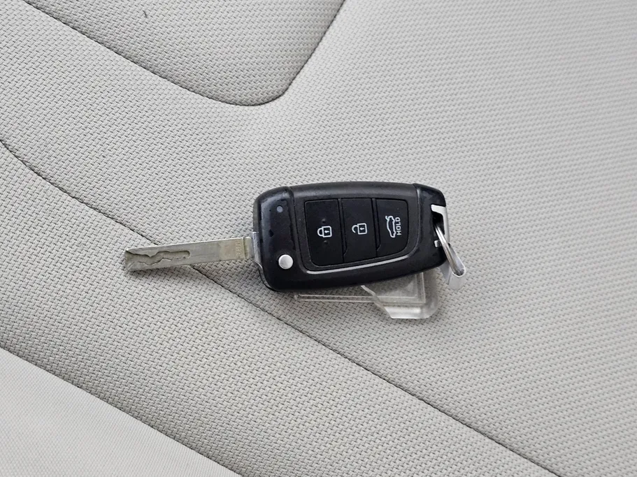2023 Hyundai Elantra Smart 