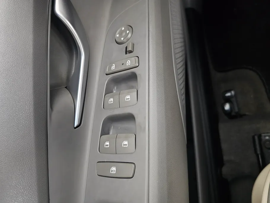 2023 Hyundai Elantra Smart 