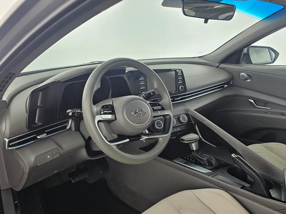 2023 Hyundai Elantra Smart 