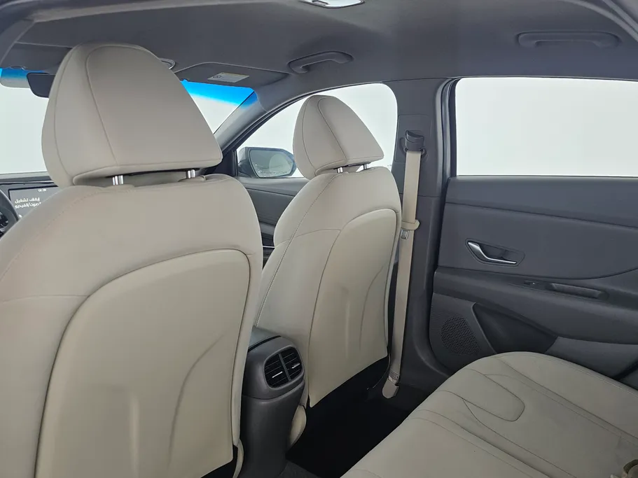 2023 Hyundai Elantra Smart 
