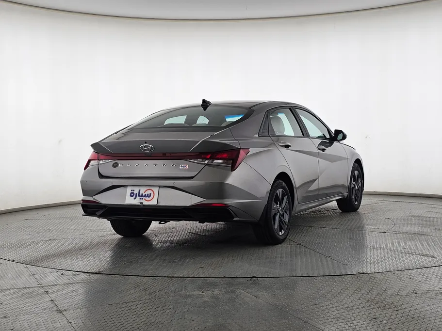 2023 Hyundai Elantra Smart 