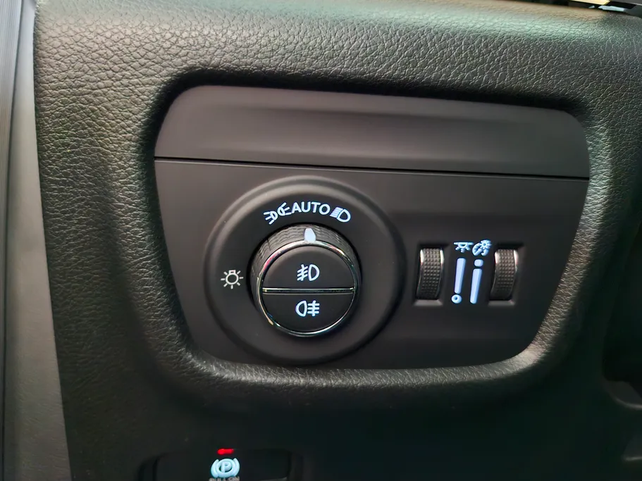 جيب جراند شيروكي ليمتد 2022 