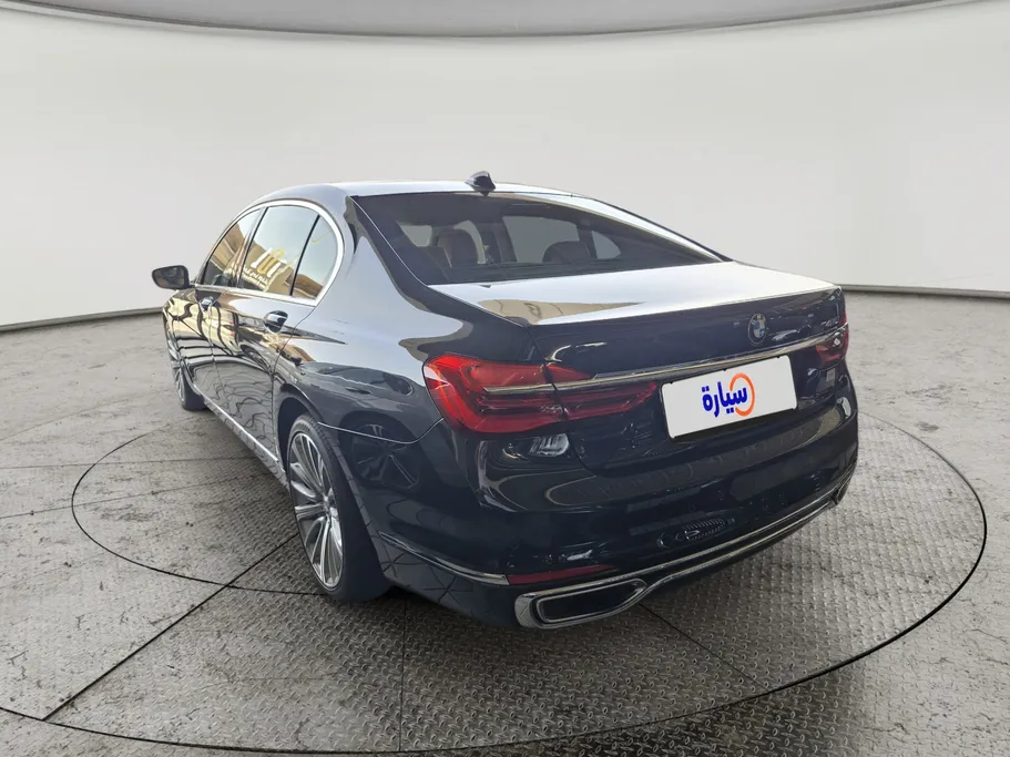 بي ام دبليو الفئة السابعة 740Li 2019 