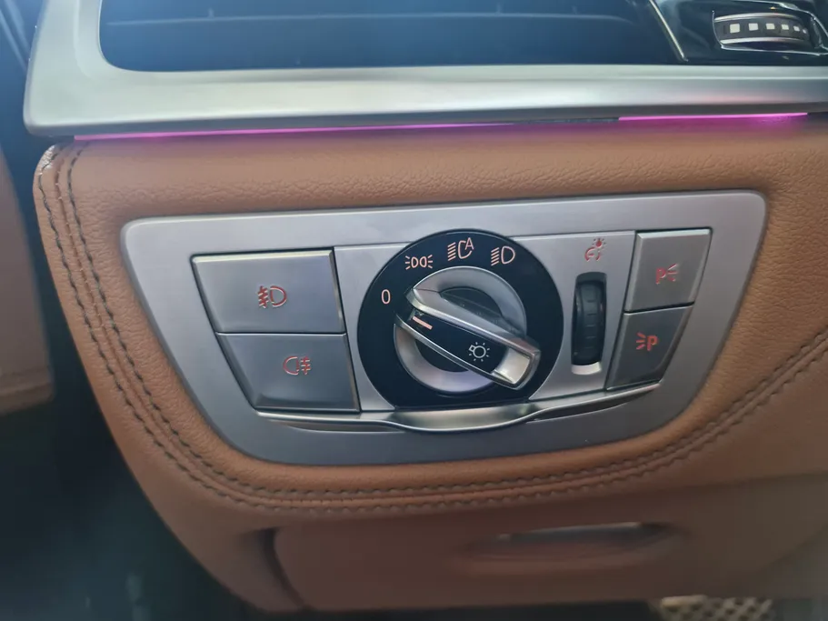 بي ام دبليو الفئة السابعة 740Li 2019 
