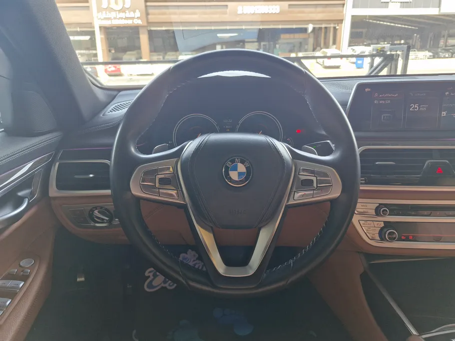 بي ام دبليو الفئة السابعة 740Li 2019 