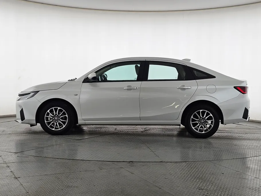 2023 Toyota Yaris  Y 