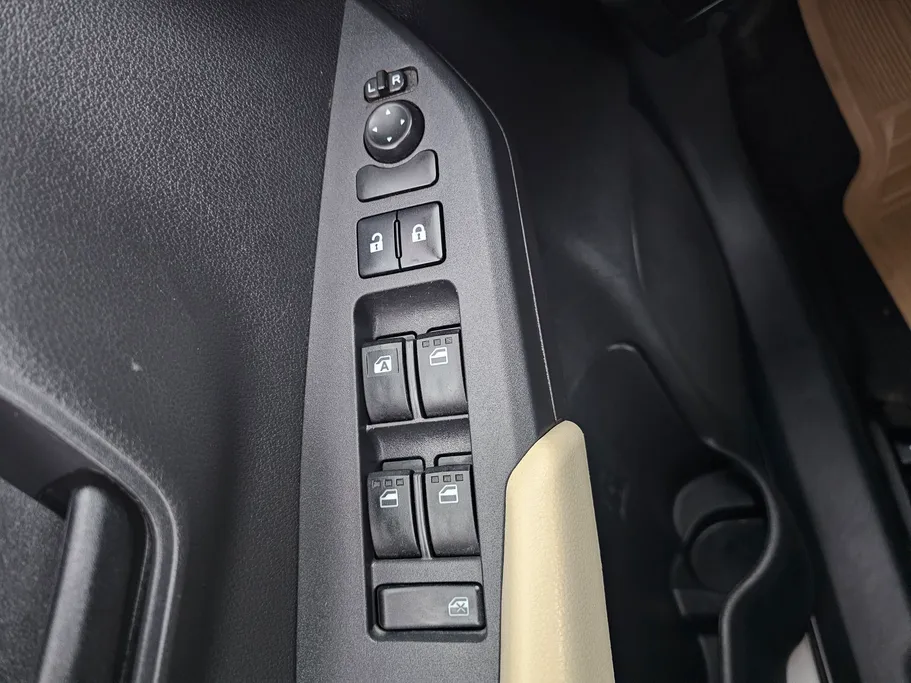2023 Toyota Yaris  Y 