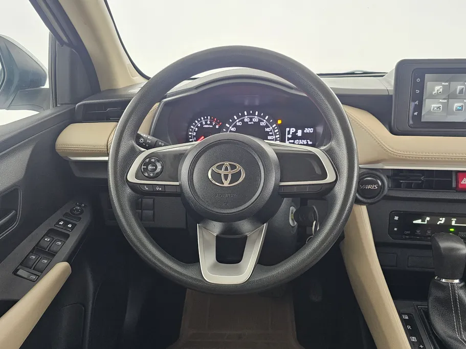 2023 Toyota Yaris  Y 