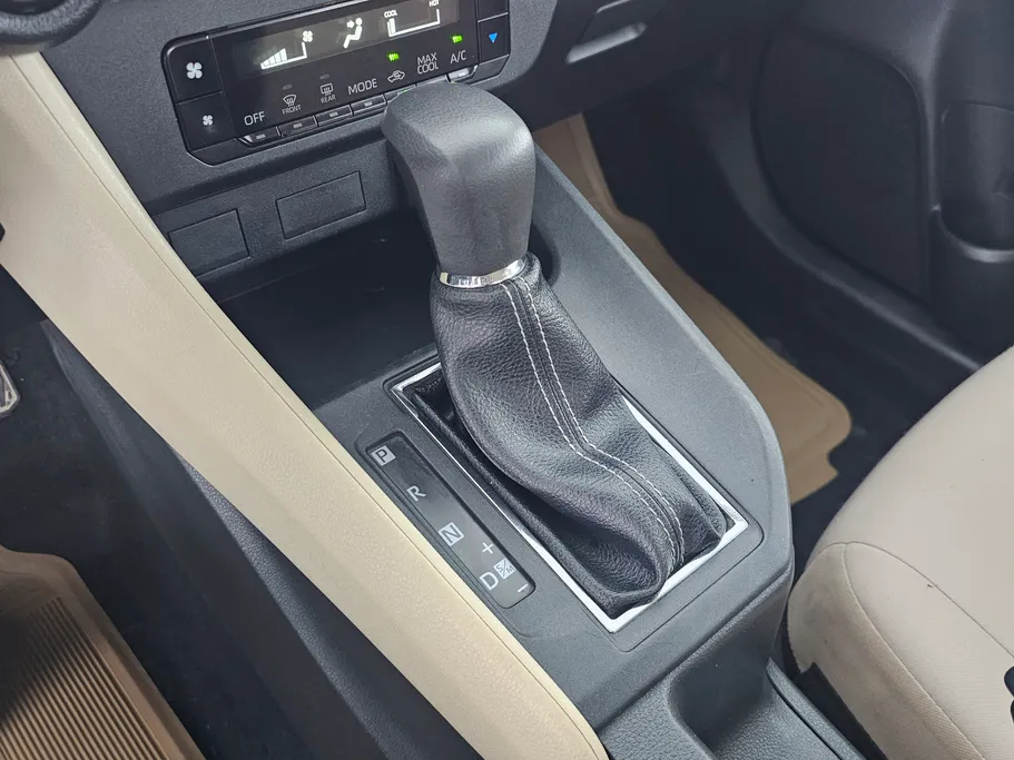 2023 Toyota Yaris  Y 