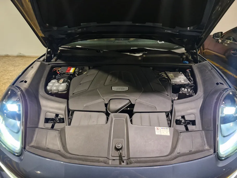 2020 Porsche Cayenne Basic 