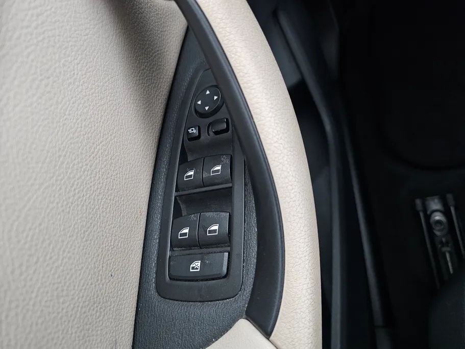 2019 BMW X Series 1 S Drive 20 i
