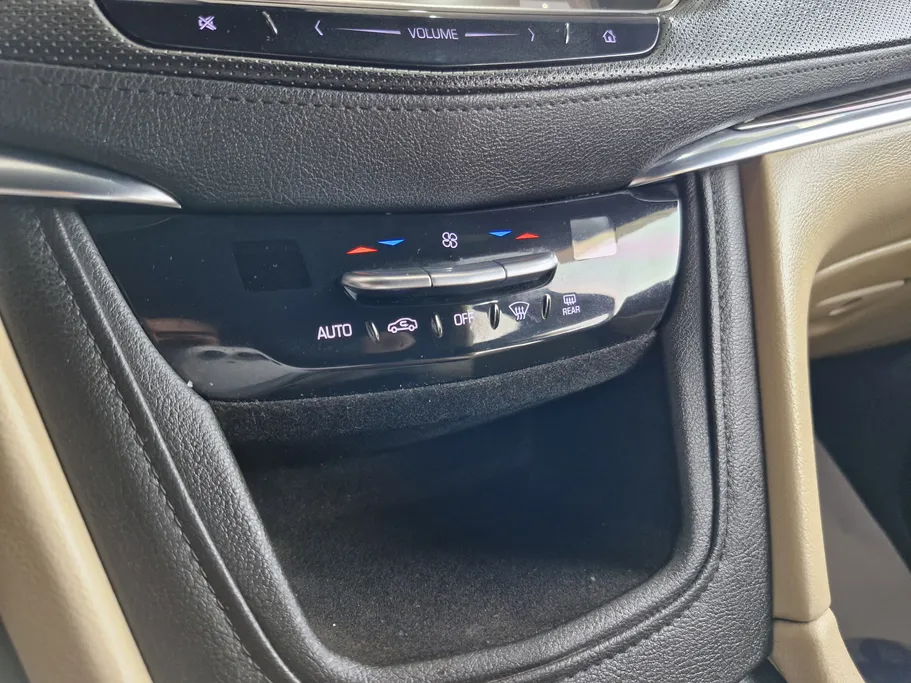 كاديلاك اكس تي 5 Platinum 2019 