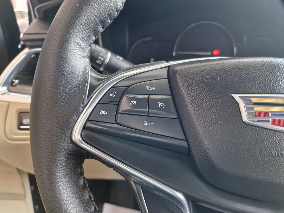 كاديلاك اكس تي 5 Platinum 2019 