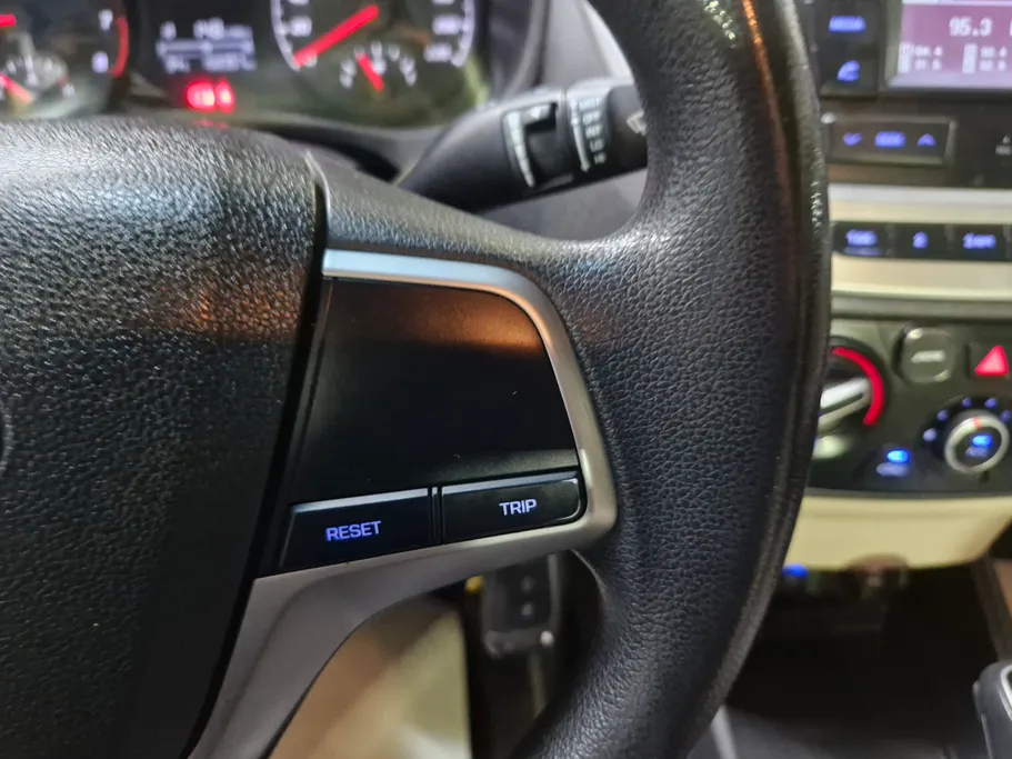 هيونداي اكسنت سمارت 2023 