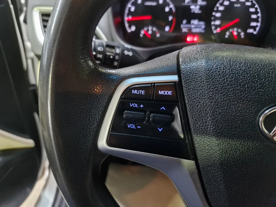 هيونداي اكسنت سمارت 2023 