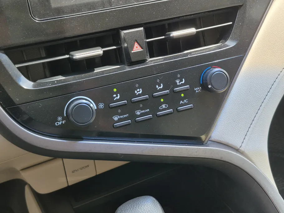 2023 Toyota Camry  LE 