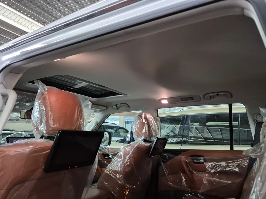 2023 Nissan Patrol LE Platinum 