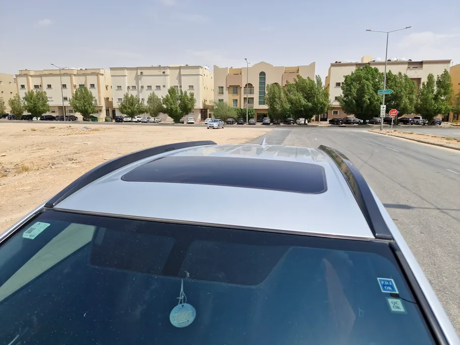 تويوتا كورولا كروس XLE HEV 2023 