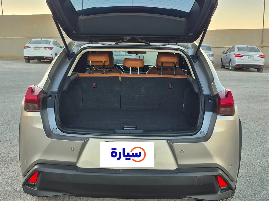 لكزس UX 200 2019 