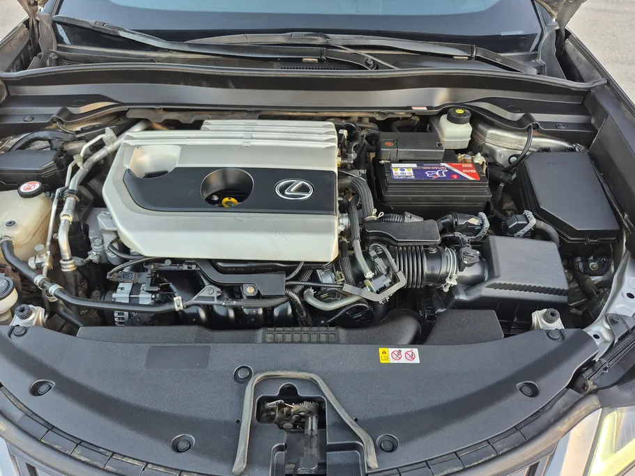 لكزس UX 200 2019 