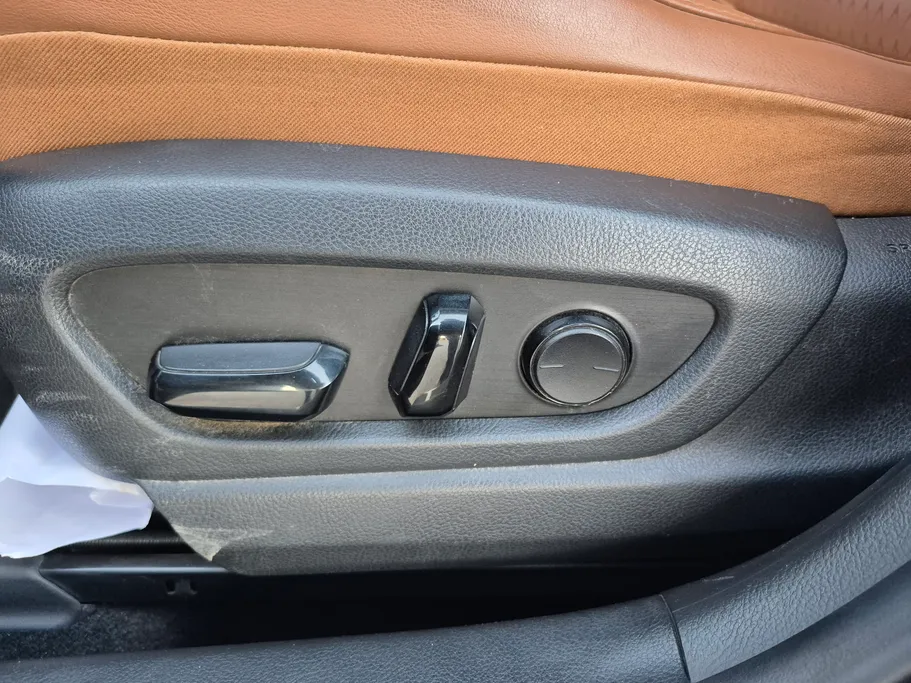 لكزس UX 200 2019 