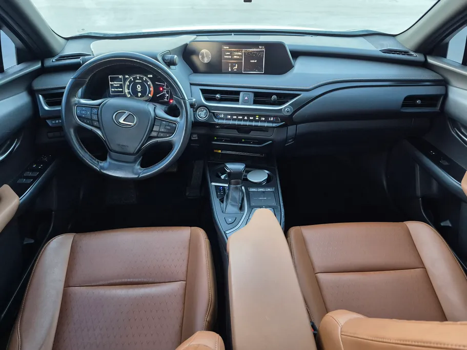 لكزس UX 200 2019 