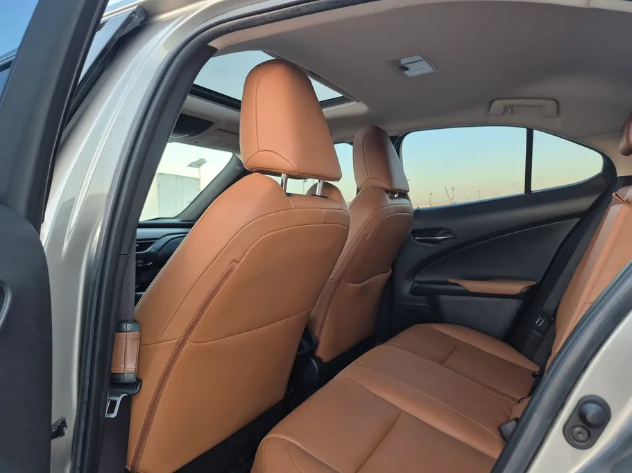 لكزس UX 200 2019 