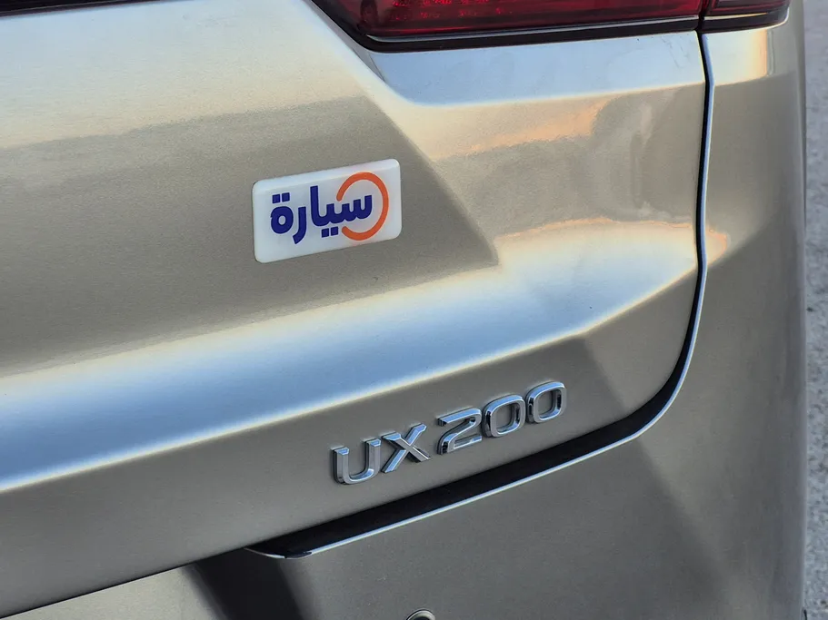 لكزس UX 200 2019 