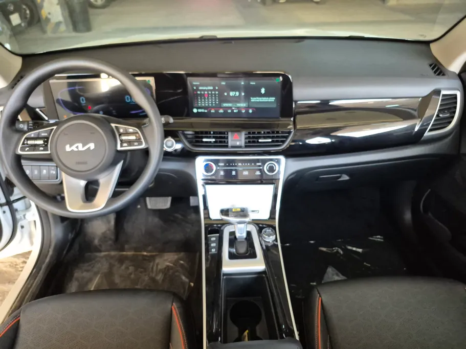 2025 Kia Seltos EX 