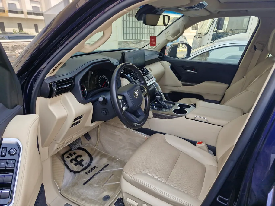 تويوتا لاندكروزر VXR 2022 
