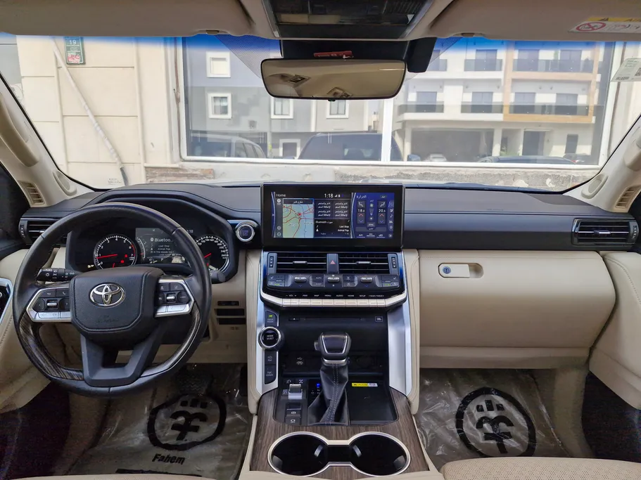 تويوتا لاندكروزر VXR 2022 