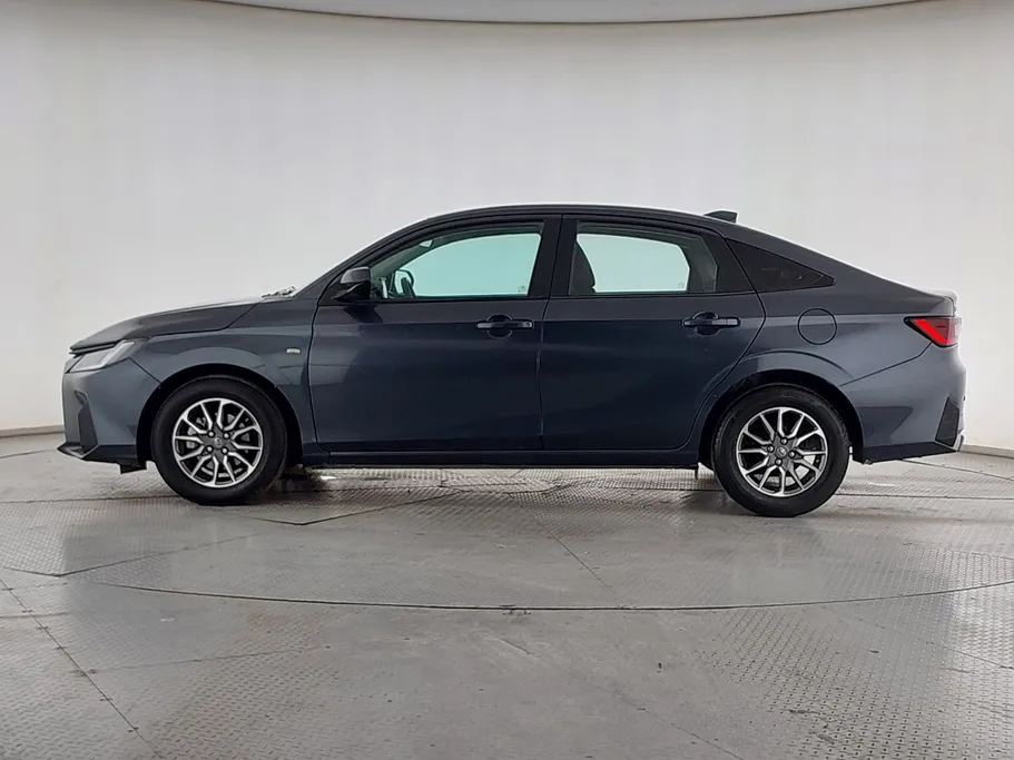 2023 Toyota Yaris  Y 