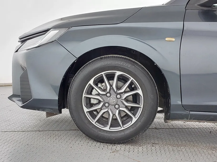 2023 Toyota Yaris  Y 