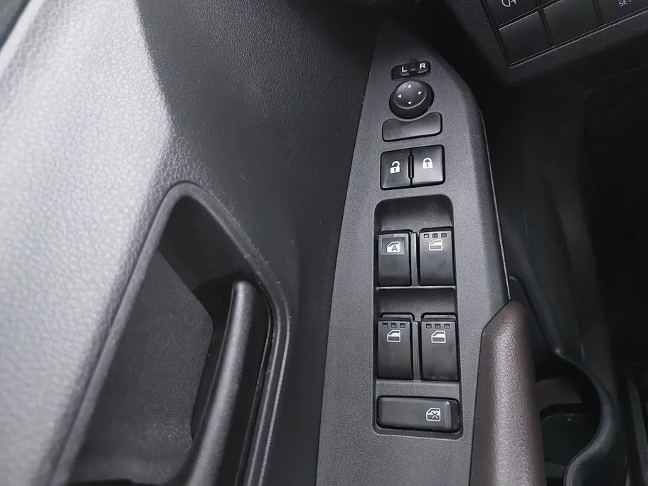 2023 Toyota Yaris  Y 